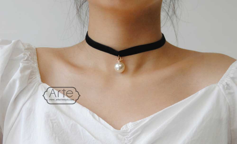 collar necklace - گردنبند مخصوص پیراهن های دکلته؛ راهنمایی استفاده از گردنبند مناسب لباس دکلته