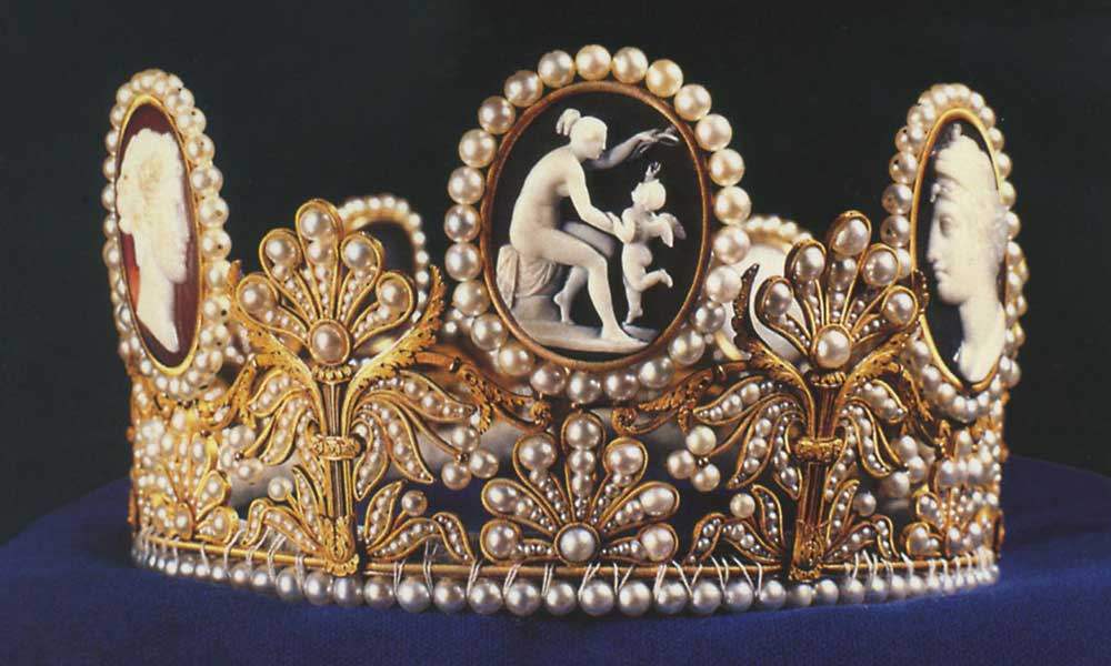 سوئد - تاج های زنان خاندان سلطنتی؛ آشنایی با مشهورترین تاج های زنان سلطنتی